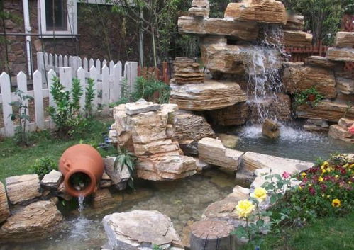 院有山水,庭滿自然