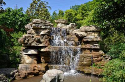 探索中國供應商 如何選擇優(yōu)質假山生產廠家與合理價格策略